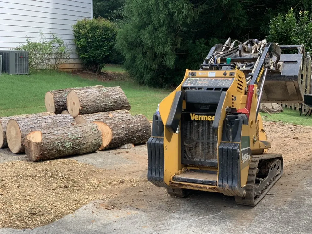 Reliable yard cleanup service for homes in Stone Mountain, GA by Neighborhood Lawn Care