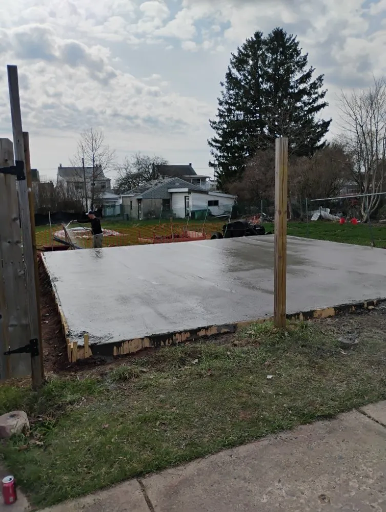 Local lawn care service experts serving Berwick, PA - Neighborhood Movers