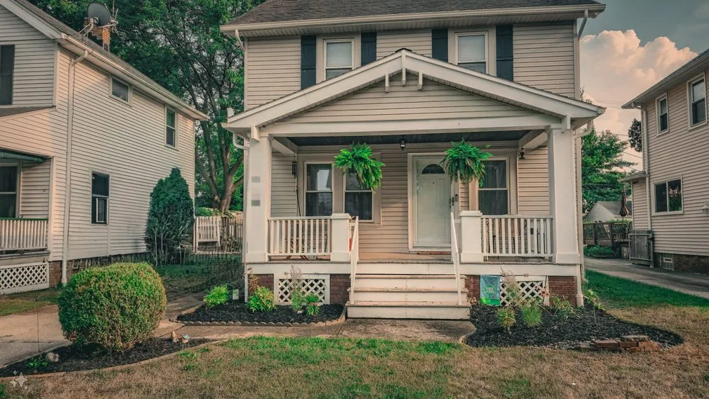 Reliable yard cleanup service for year-round maintenance across Lakewood, OH - Neighborhood Nurturer