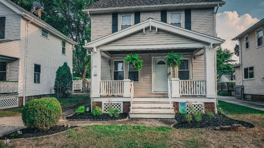 Local lawn mowing service for homes in Lakewood, OH by Neighborhood Nurturer