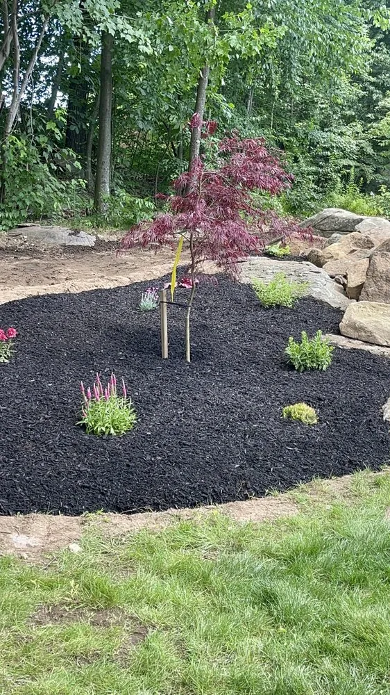 Custom garden landscaping experts serving Waterbury, CT - Neighbors Care Landscaping