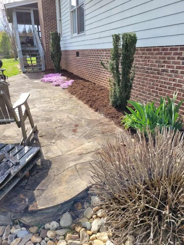 Professional lawn care service experts serving Morganton, NC - Neighbor's Lawn Care