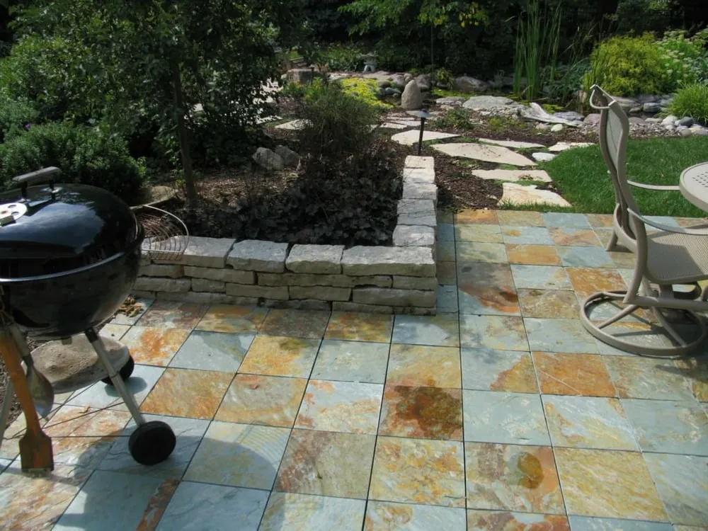 Trusted lawn mowing service experts serving Aurora, IL - Nelson Design Associates