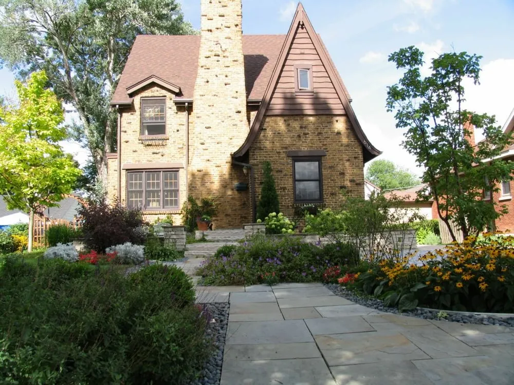 Expert garden landscaping in Aurora, IL - Nelson Design Associates