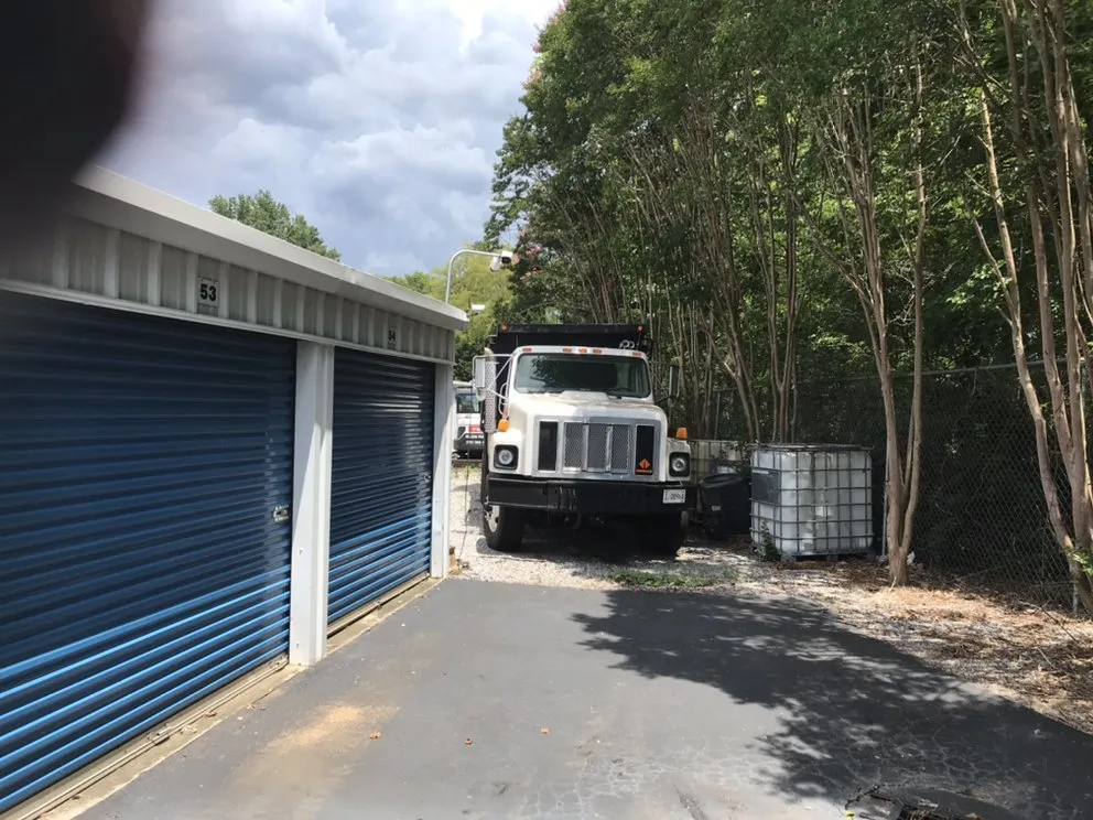 Local garden landscaping in Warrior, AL by Nelson Family Lawn Care