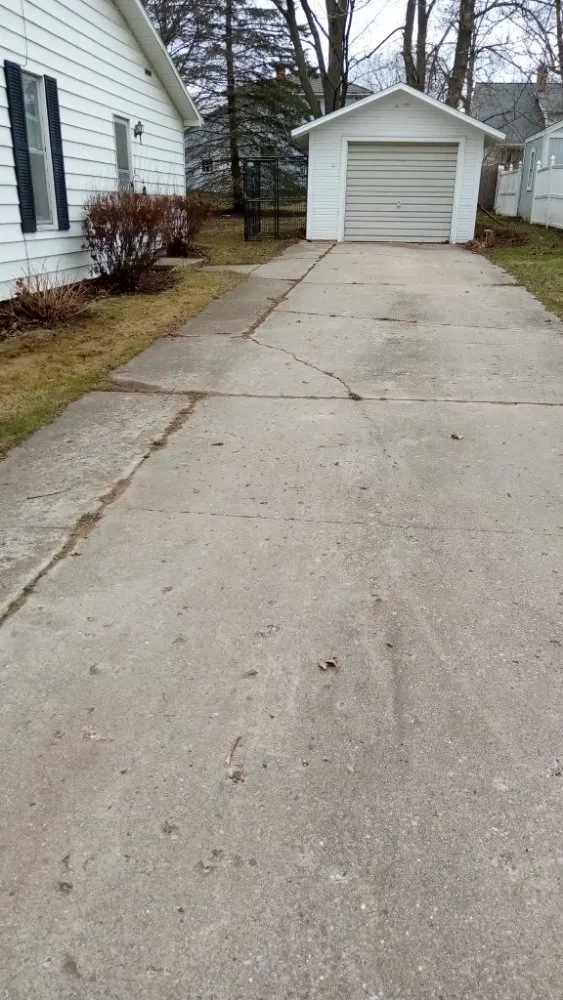 Custom yard maintenance in Ithaca, MI by Nelson Lawn Care and More