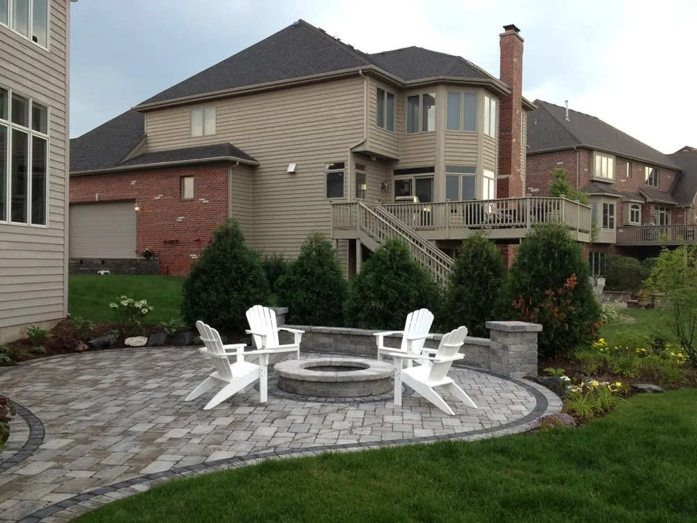 Top-rated yard maintenance with custom design across Batavia, IL - Neri Landscape