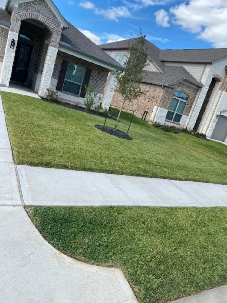 Local lawn care service for residential properties in Katy, TX by Neri Lawn Care, Tree Service & Landscaping