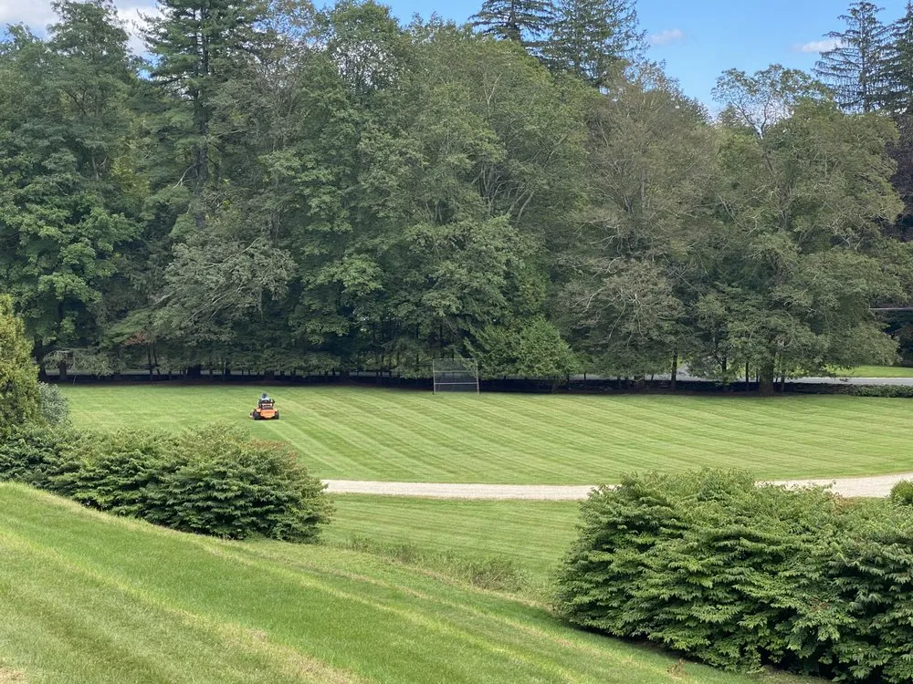 Custom yard maintenance in Millerton, NY - NeryLopez landscaping