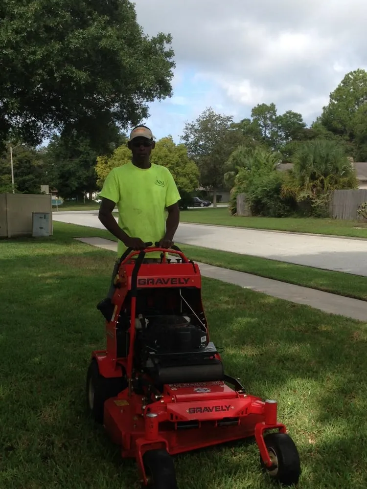 Local lawn mowing service in Palm Harbor, FL - Network Lawn Services