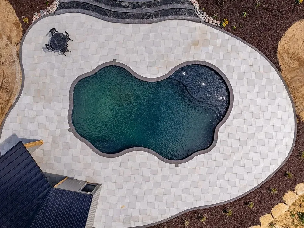 Affordable yard maintenance in Sunrise Beach, MO by Neverending Landscape