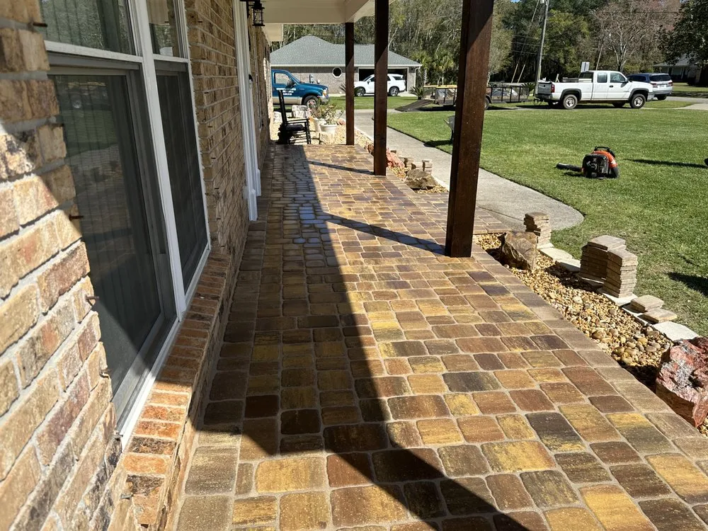 Reliable lawn care service for homes in Pensacola, FL by New Age Landscapes