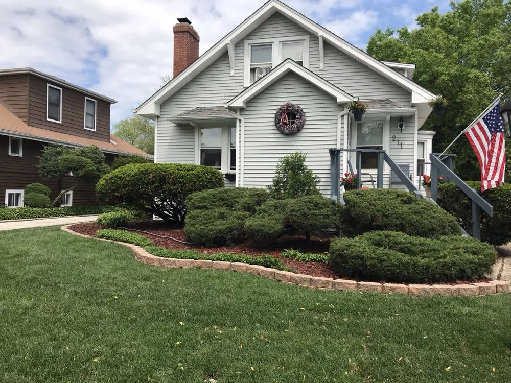 Professional lawn care service in Chicago, IL - New Blossoms Lawn Care