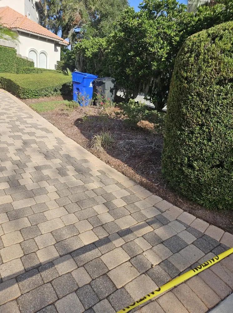 Custom yard cleanup service experts serving Jacksonville, FL - New Cuts on the Block