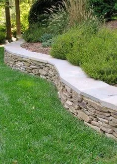 Custom yard maintenance in Springfield, VA by New Earth Landscaping