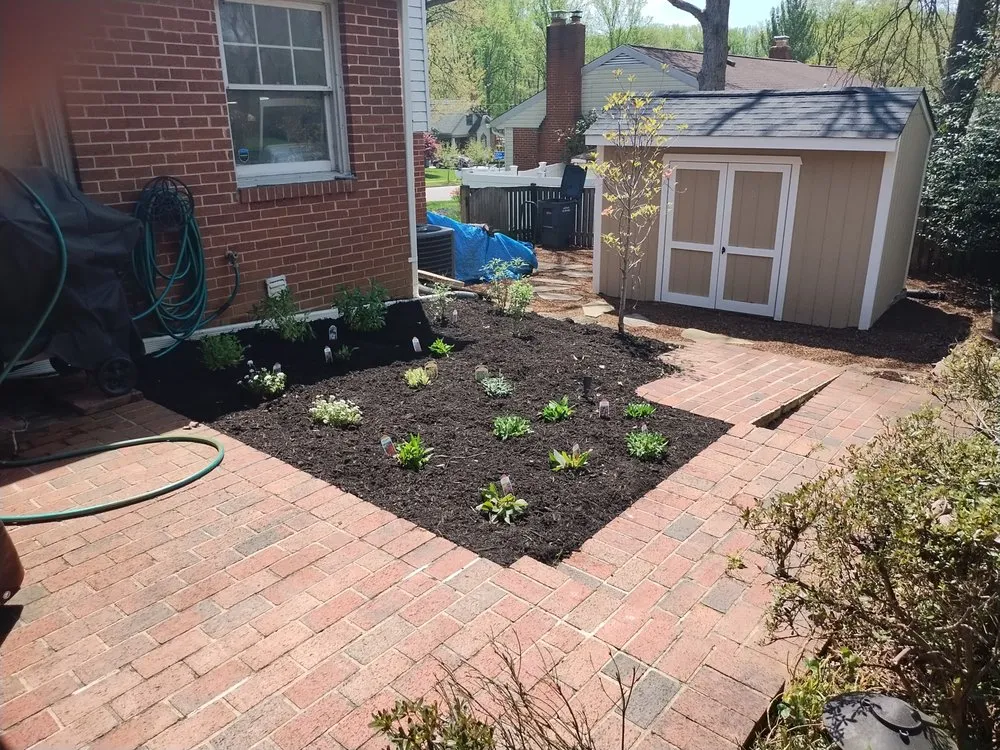 Professional garden landscaping in Springfield, VA by New Earth Landscaping