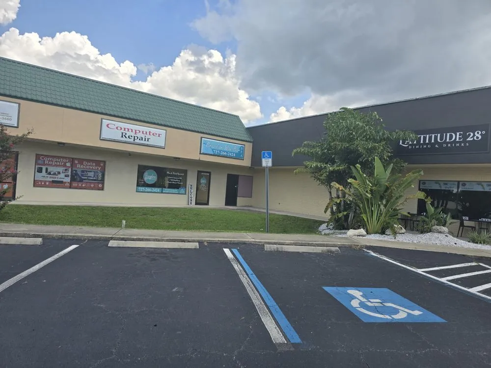 Expert landscape design experts serving Spring Hill, FL - New Edge Lawn Care