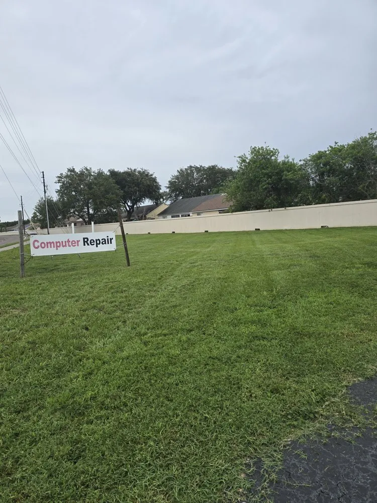 Reliable yard maintenance in Spring Hill, FL by New Edge Lawn Care