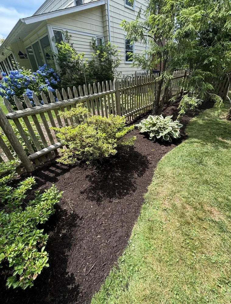 Expert landscape installation in Hartford, CT - New England Natives