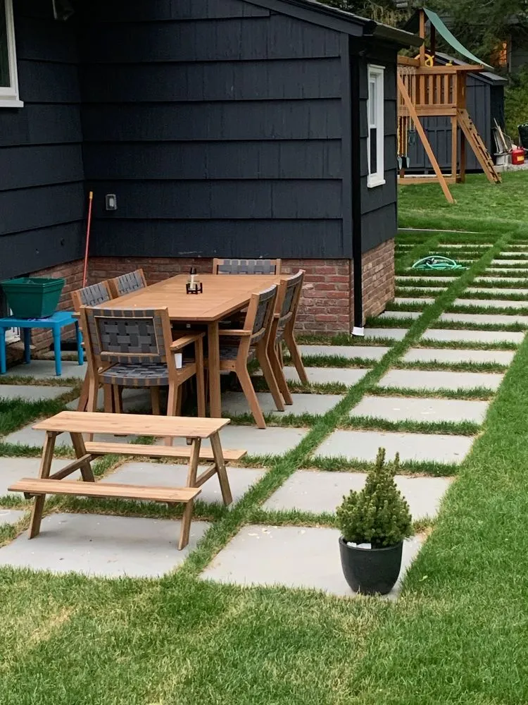 Reliable lawn care service for homes in Greenwich, CT by New England Total Landscaping