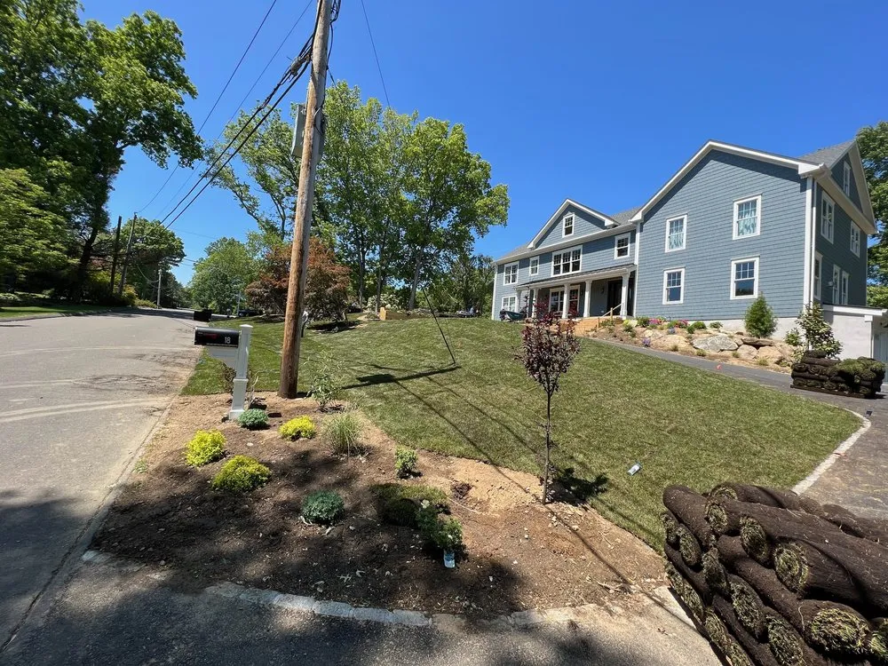 Professional yard cleanup service in Greenwich, CT - New England Total Landscaping