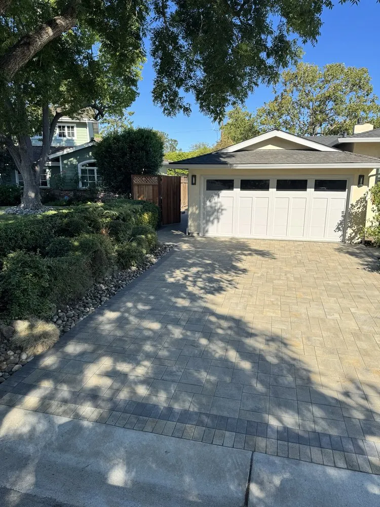 Custom landscaping services in Palo Alto, CA by New Era Design