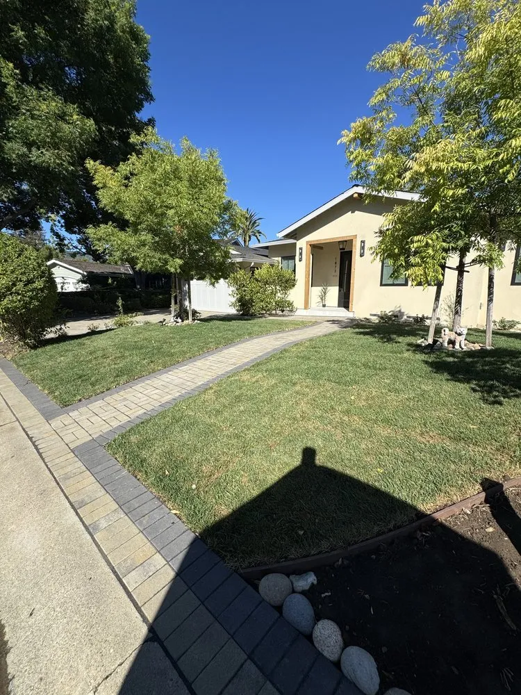 Affordable yard cleanup service for residential properties in Palo Alto, CA by New Era Design