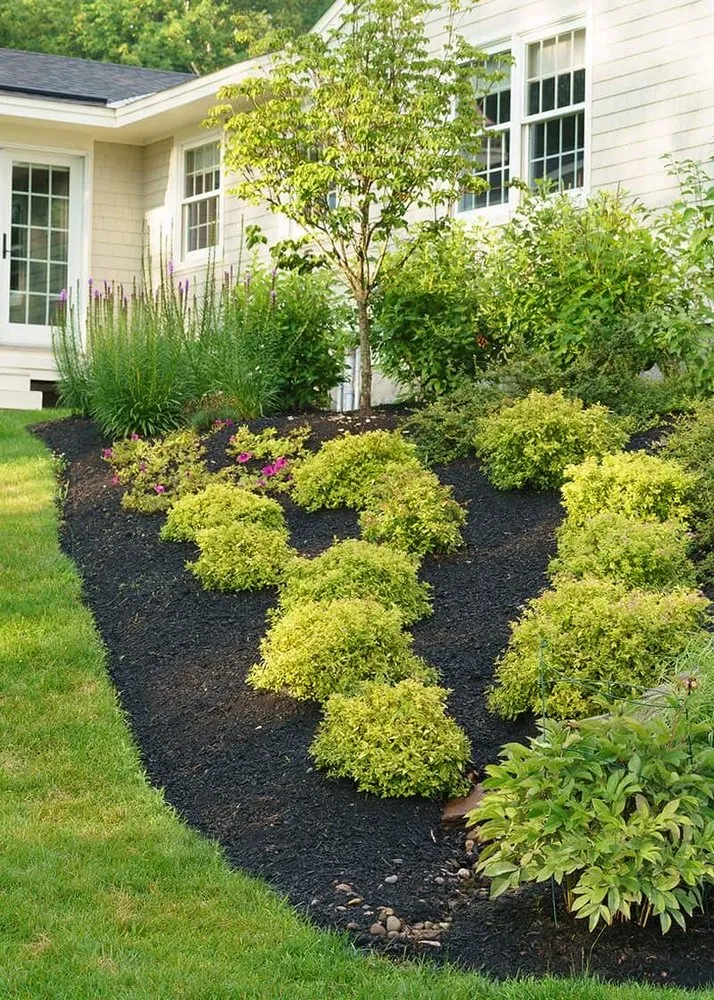Custom outdoor landscaping experts serving Monroeville, OH - New Gen Landscaping