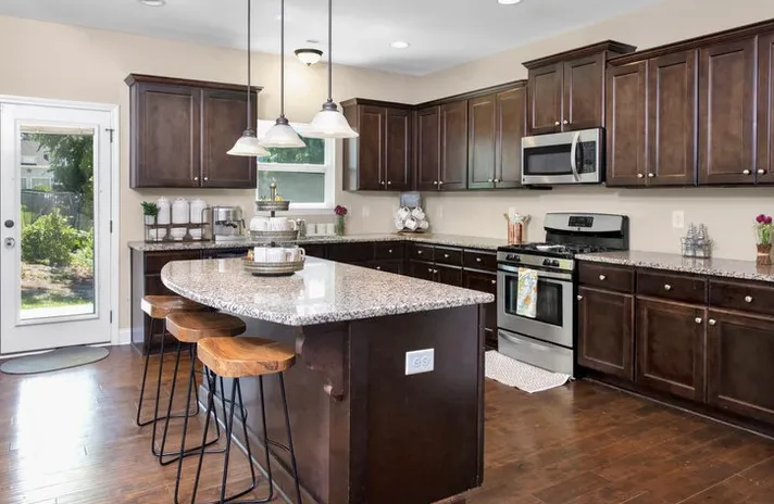 Top-rated yard cleanup service in Freeport, NY by New Generation Construction and Landscaping