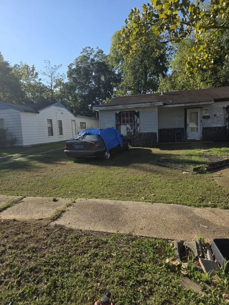Local landscape design for homes in Shreveport, LA by New Glow Window Cleaning