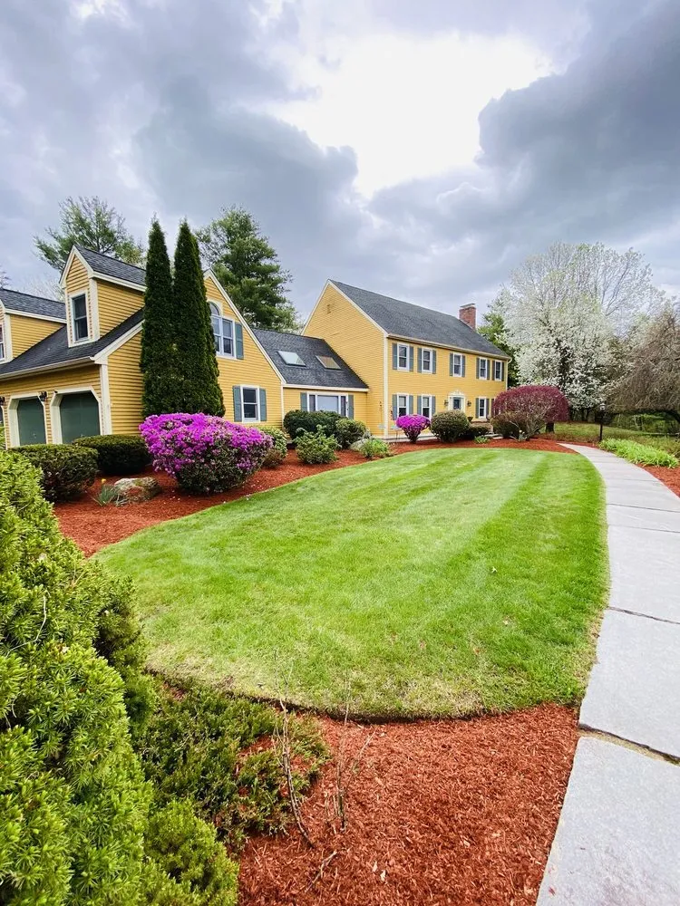 Professional landscaping services experts serving Nashua, NH - New Green Landscaping Company