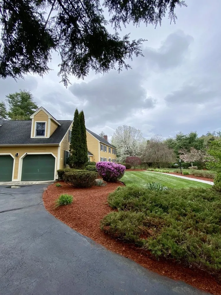 Local garden landscaping experts serving Nashua, NH - New Green Landscaping Company