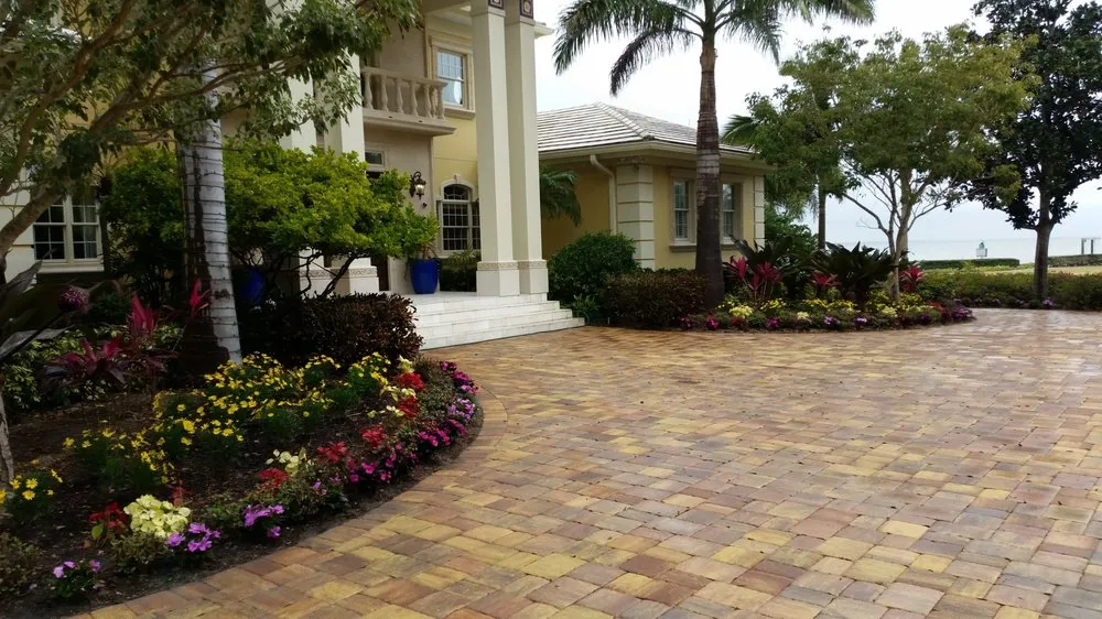 Expert lawn mowing service for beautiful yards in Saint Petersburg, FL by New Growth Gardening