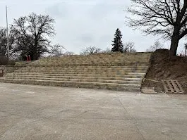 Professional yard maintenance for residential properties in Lincoln, NE by New Horizon Landscaping & Design