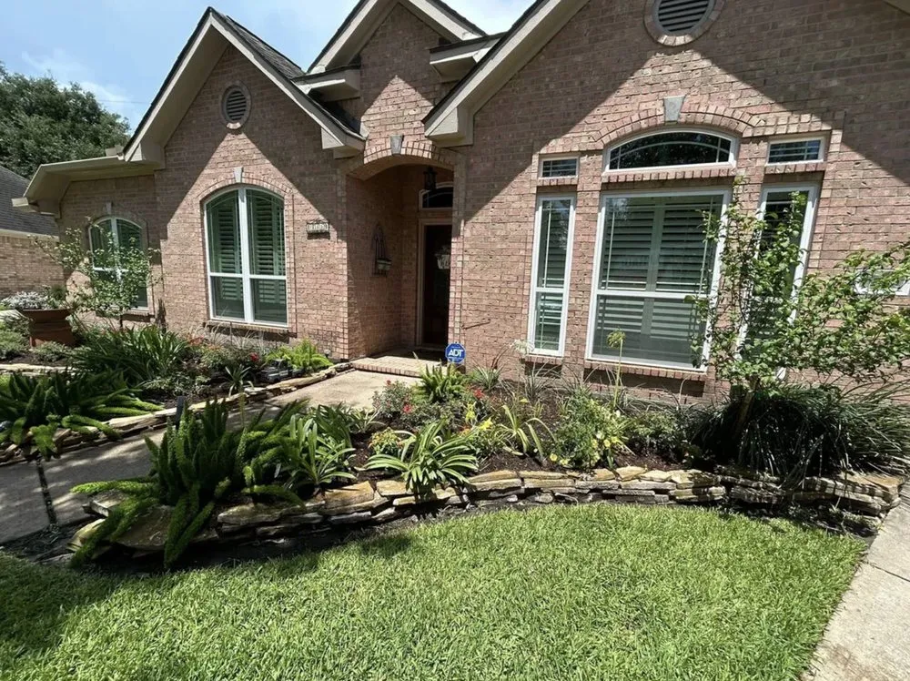 Reliable lawn mowing service experts serving Cypress, TX - New Horizons Nursery & Landscaping