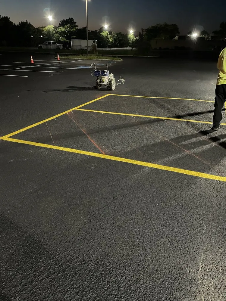 Affordable lawn mowing service in Brentwood, NY by New island services