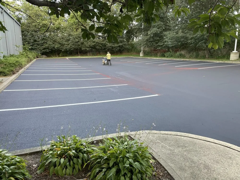 Custom yard maintenance experts serving Brentwood, NY - New island services