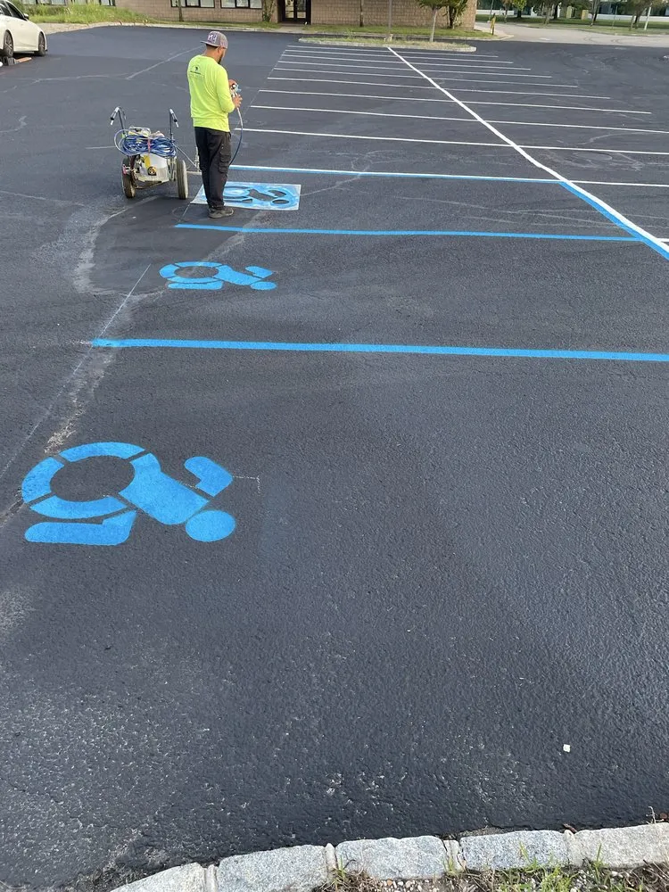 Expert lawn care service in Brentwood, NY - New island services