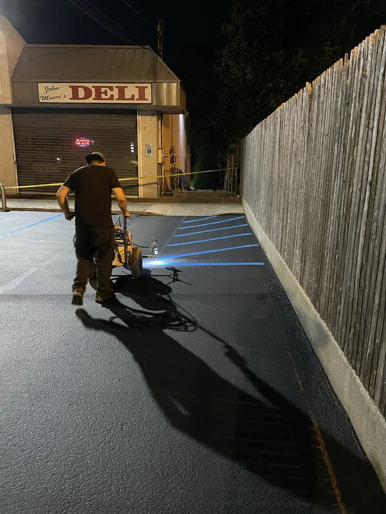 Expert yard maintenance in Brentwood, NY - New island services