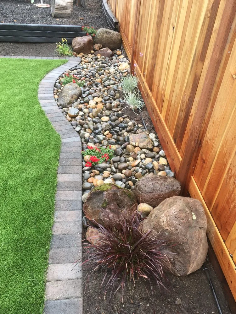 Top-rated garden landscaping for year-round maintenance in Hollister, CA by New Leaf Landscapes