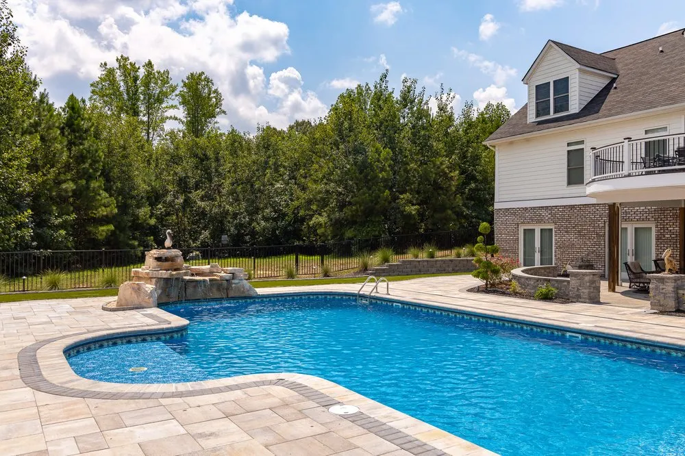 Expert lawn care service experts serving Glen Allen, VA - New Leaf Landscaping