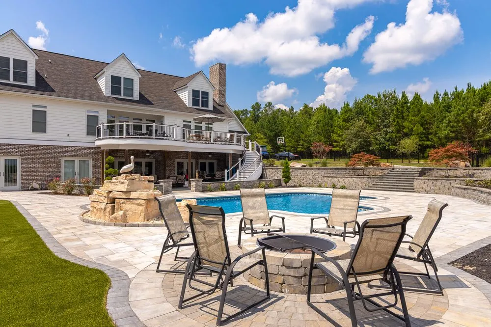 Top-rated yard cleanup service for year-round maintenance in Glen Allen, VA by New Leaf Landscaping