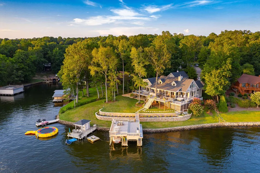 Top-rated lawn mowing service near you in Glen Allen, VA by New Leaf Landscaping