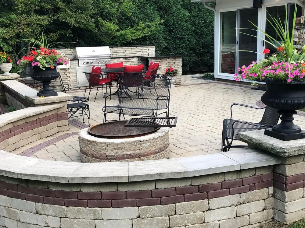 Custom landscape installation experts serving Northbrook, IL - New Leaf Landscaping