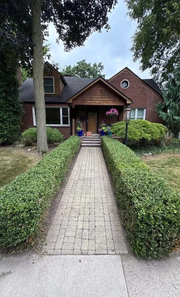 Top-rated garden landscaping experts serving Warren, MI - New Leaf Property Preservation