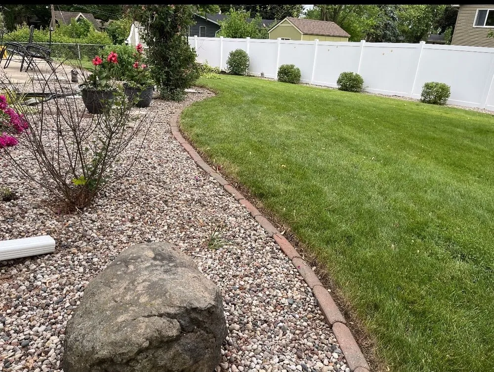 Custom lawn care service in Oswego, IL - New Leaf Services