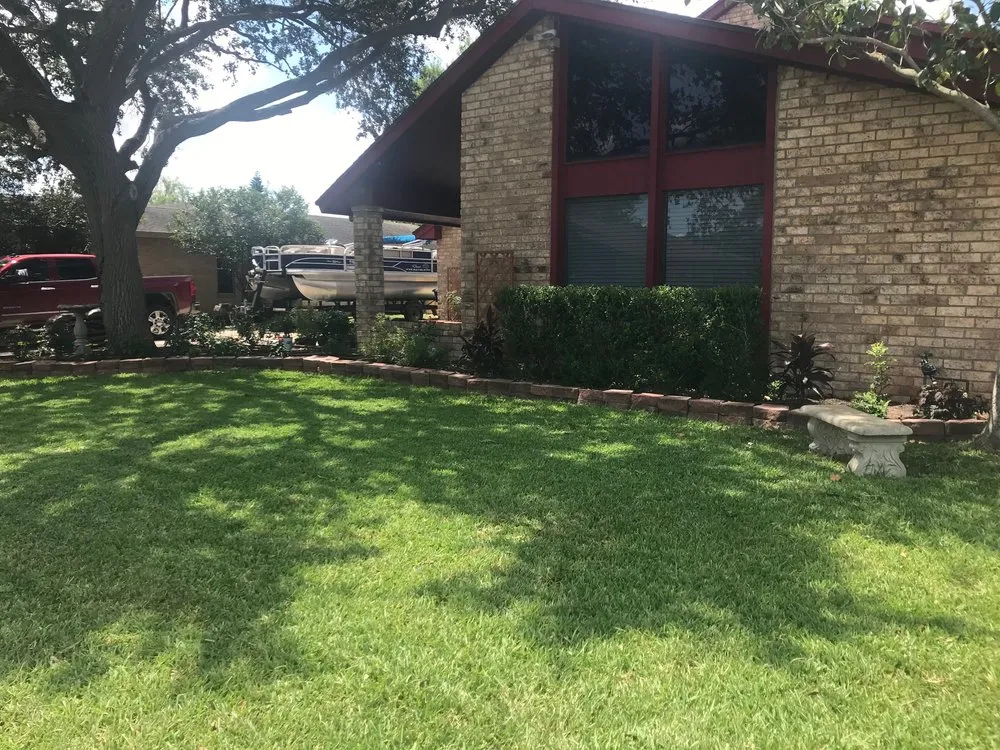 Professional yard cleanup service experts serving Corpus Christi, TX - New Leaf Yard Services
