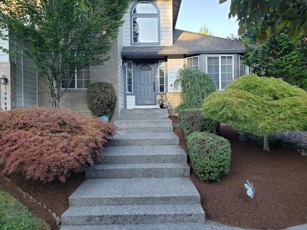 Custom yard cleanup service in Portland, OR by New Life Landscape Maintenance