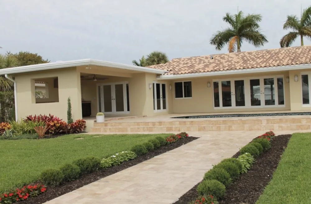 Custom outdoor landscaping in Fort Lauderdale, FL by New Life Landscaping