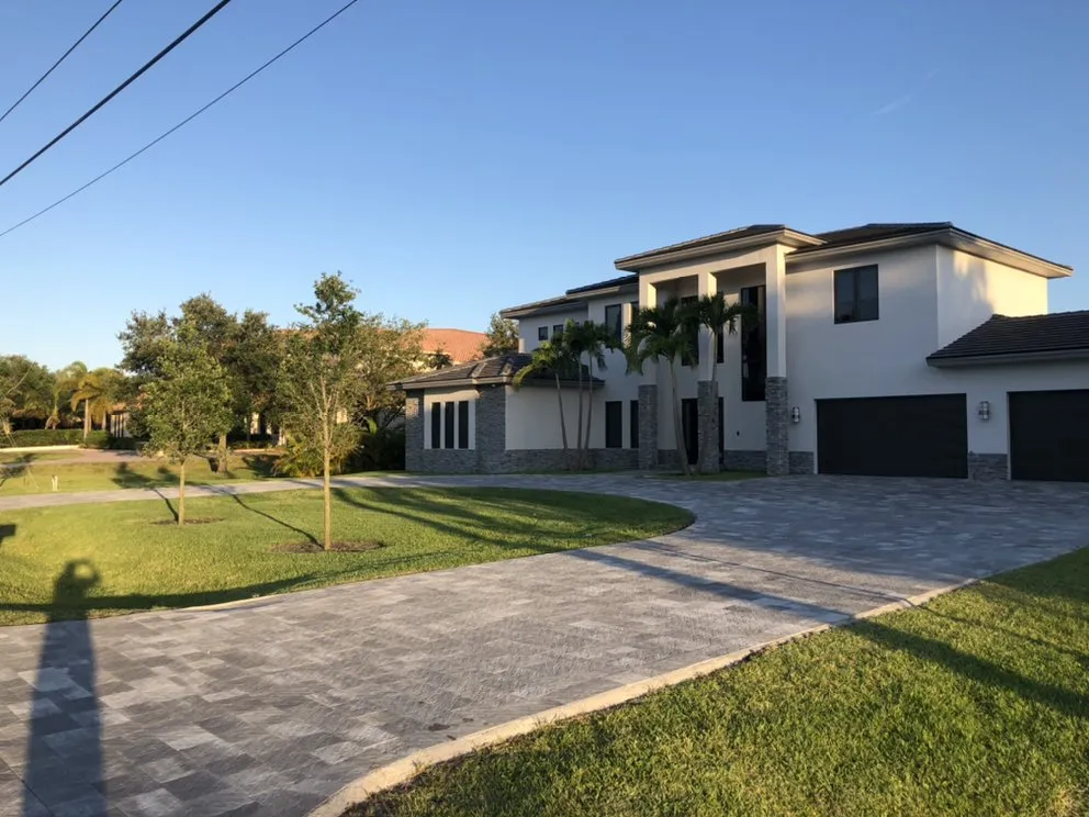 Local residential landscaping in Fort Lauderdale, FL by New Life Landscaping